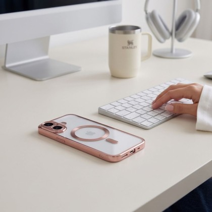 Твърд кейс с MagSafe и протектор за камерата на iPhone 17 от Tech-Protect MagFlex - Rose Gold