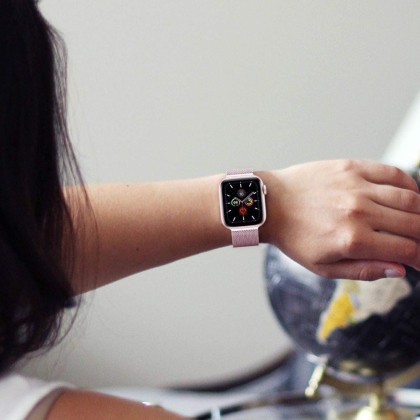 Стоманена верижка за смарт часовник Apple Watch 4/5/6/7/8/9/SE/Ultra (42/44/45/49 mm) от Tech-Protect MilaneseBand - Сребриста