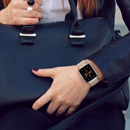 Стоманена верижка за смарт часовник Apple Watch 4/5/6/7/8/9/SE/Ultra (42/44/45/49 mm) от Tech-Protect MilaneseBand - Сребриста