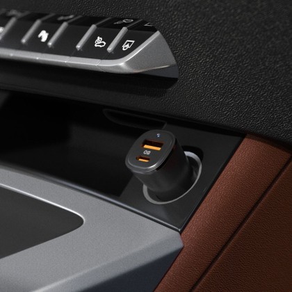 Зарядно за кола с USB-C 30W и USB-A 18W от Spigen ArcStation Essential EV482 - Черно