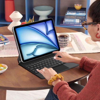 Магнитен калъф с клавиатура за iPad Air 4 / 5 (10.9" 2020-2022) / 6 / 7 (11" 2024-2025) от Tech Protect Smartcase Magnetic+ - Черен