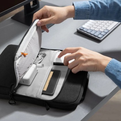 Чанта за лаптоп 13-14 инча от Tech-Protect Defender VR Bag Laptop - Черна