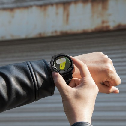 Удароустойчив кейс с каишка за Samsung Galaxy Watch 8 (44mm) от Spigen Rugged Armor Pro - Matte Black