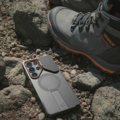 Удароустойчив кейс с MagSafe и капак на камерата за Samsung Galaxy S26 Ultra от Tech Protect Kevlar Aura - Черен / Оранжев