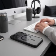 Твърд кейс с MagSafe пръстен за IPhone 17 Pro / 18 Pro от Tech-Protect MagMat  - BLACK