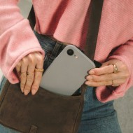 Твърд силиконов кейс с MagSafe за iPhone 16e / 17e от Tech-Protect Silicone - Stone Grey