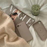 Твърд силиконов кейс с MagSafe за iPhone 16e / 17e от Tech-Protect Silicone - Brown