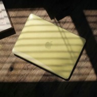 Тънък кейс за Apple Macbook Neo 13 2026 от Tech-Protect Smartshell - Crystal Clear